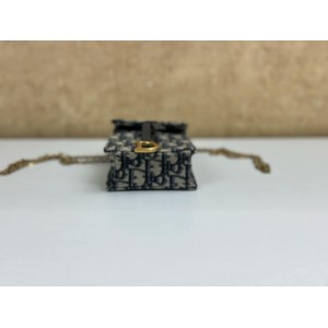 DIOR VERTICAL SADDLE POUCH